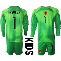 Camisa de time de futebol Holanda Remko Pasveer #1 Goleiro Replicas 1º Equipamento Infantil Mundo 2022 Manga Comprida (+ Calças curtas)